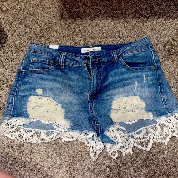 Shorts - Picture 2 of 4